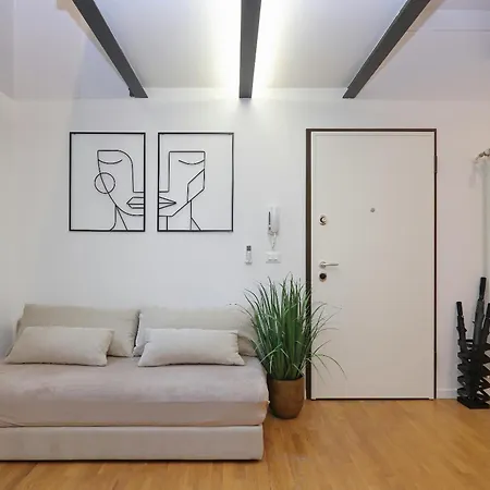 Loft Two Towers Historic Center - 2 Bedroom 2ba - Patio