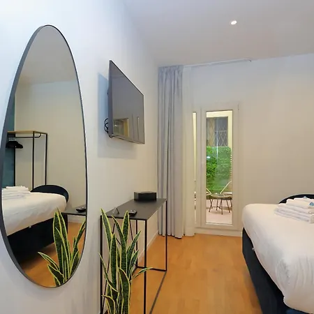 アパート Loft Two Towers Historic Center - 2 Bedroom 2ba - Patio ボローニャ