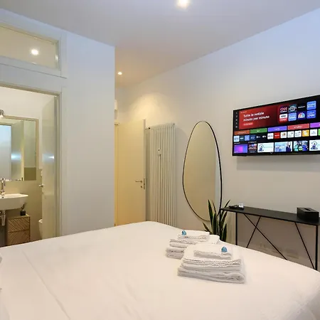 Loft Two Towers Historic Center - 2 Bedroom 2ba - Patio