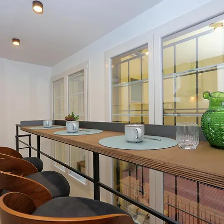 アパート Loft Two Towers Historic Center - 2 Bedroom 2ba - Patio *