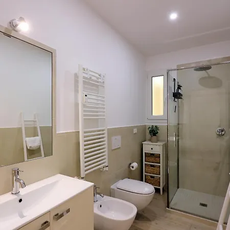 アパート Loft Two Towers Historic Center - 2 Bedroom 2ba - Patio