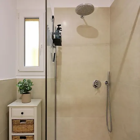 Loft Two Towers Historic Center - 2 Bedroom 2ba - Patio Апартаменты *