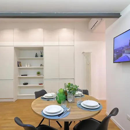 Loft Two Towers Historic Center - 2 Bedroom 2ba - Patio *