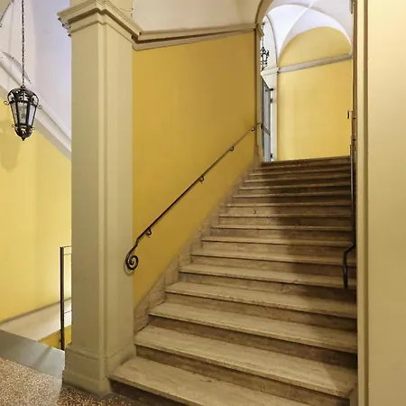 Loft Two Towers Historic Center - 2 Bedroom 2ba - Patio Апартаменты *